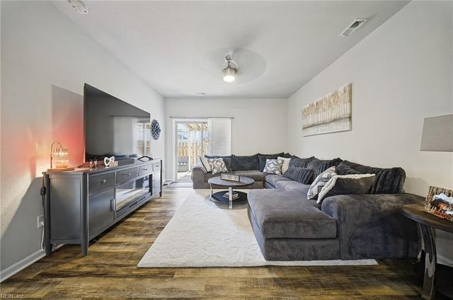 200 Seasons Cir Unit 705, Suffolk, VA 23434