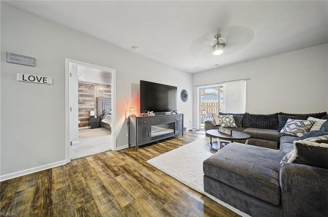 200 Seasons Cir Unit 705, Suffolk, VA 23434