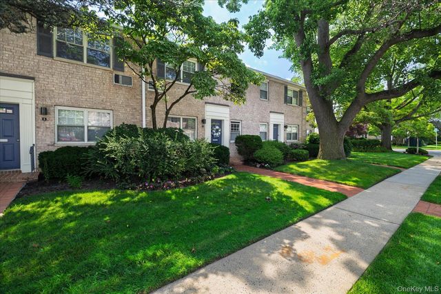3 N. Lewis Place 3-2.4 B, Rockville Centre, NY 11570