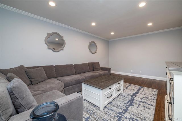3 N. Lewis Place 3-2.4 B, Rockville Centre, NY 11570