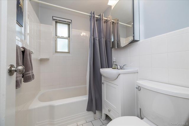 3 N. Lewis Place 3-2.4 B, Rockville Centre, NY 11570