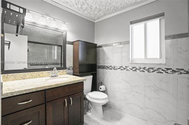 4040 NE 6th Ave, Deerfield Beach, FL 33064
