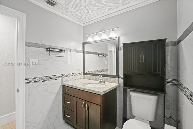 4040 NE 6th Ave, Deerfield Beach, FL 33064