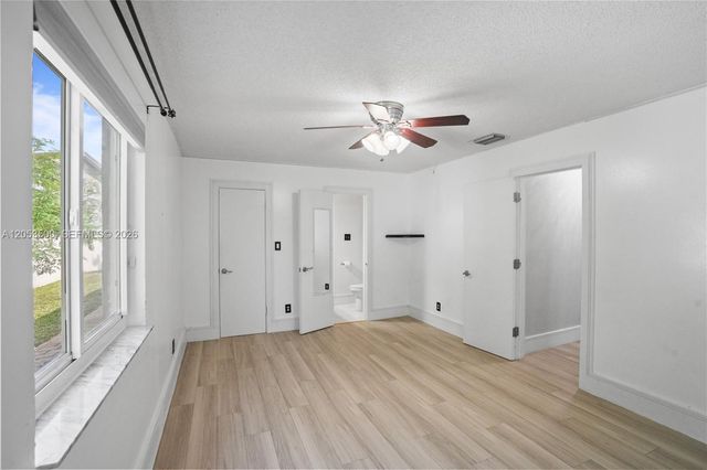 4040 NE 6th Ave, Deerfield Beach, FL 33064