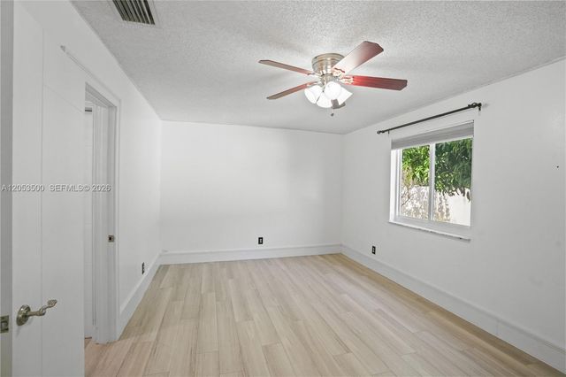 4040 NE 6th Ave, Deerfield Beach, FL 33064