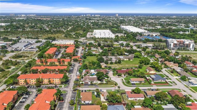 4040 NE 6th Ave, Deerfield Beach, FL 33064