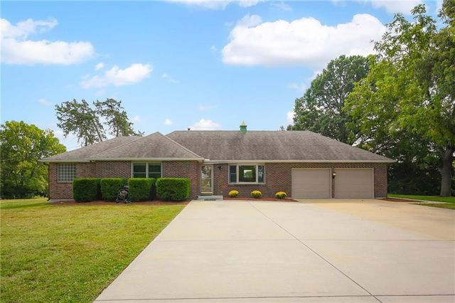 3385 W 183rd Street, Stilwell, KS 66085