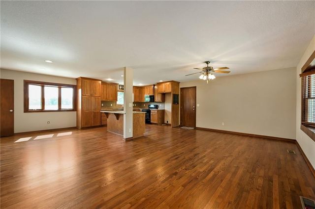 3385 W 183rd Street, Stilwell, KS 66085