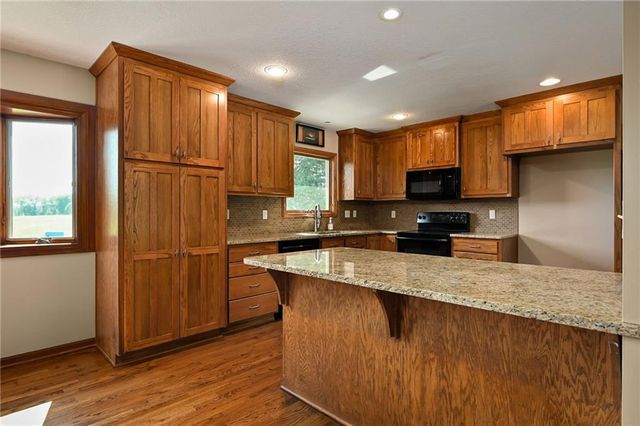 3385 W 183rd Street, Stilwell, KS 66085