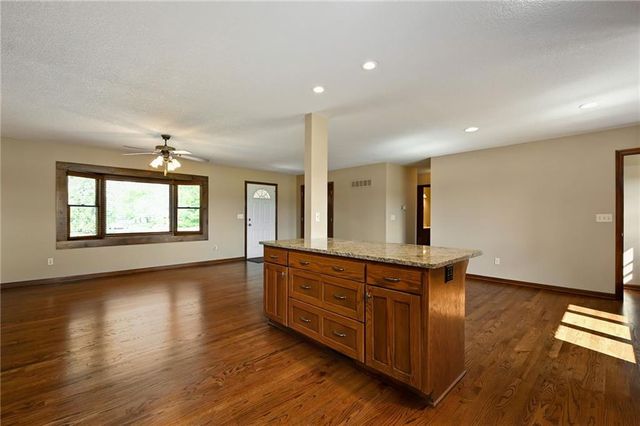 3385 W 183rd Street, Stilwell, KS 66085