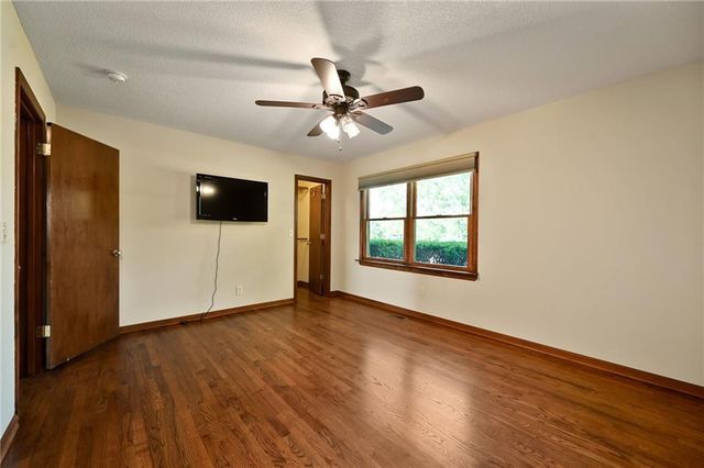 3385 W 183rd Street, Stilwell, KS 66085