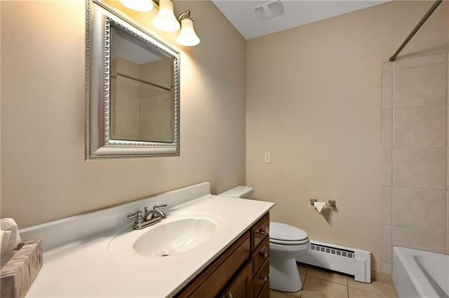 3385 W 183rd Street, Stilwell, KS 66085