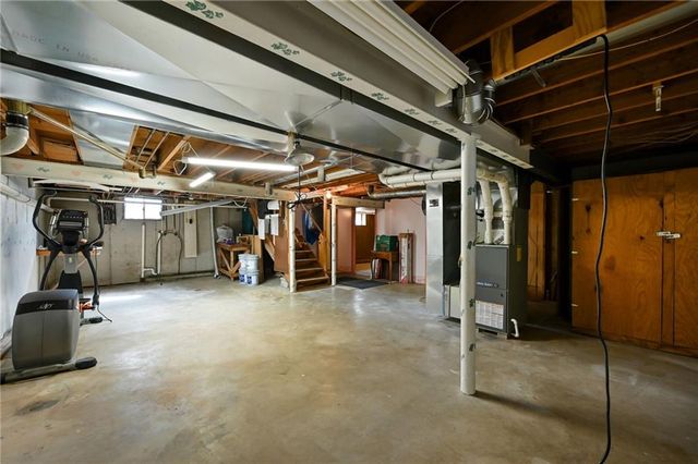 3385 W 183rd Street, Stilwell, KS 66085