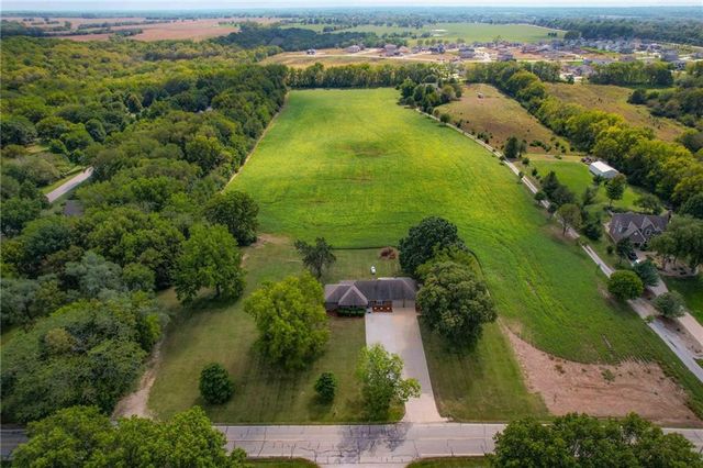 3385 W 183rd Street, Stilwell, KS 66085