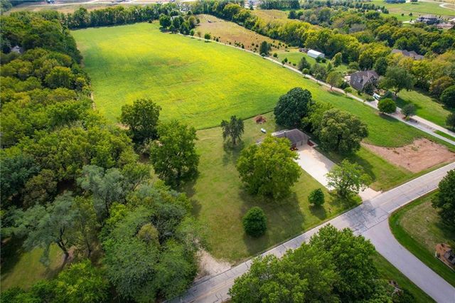 3385 W 183rd Street, Stilwell, KS 66085