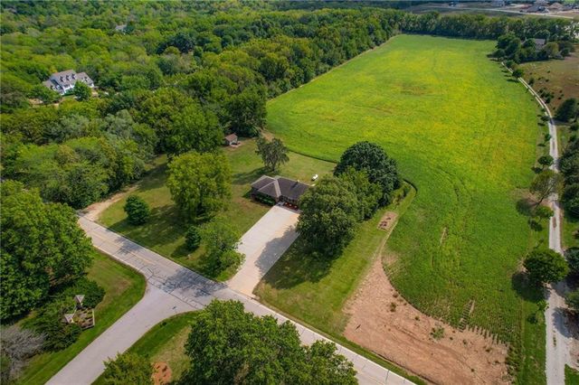 3385 W 183rd Street, Stilwell, KS 66085