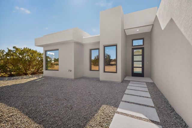 85 Cerro Alto Road, Lamy, NM 87540