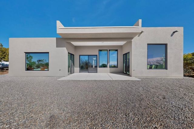 85 Cerro Alto Road, Lamy, NM 87540