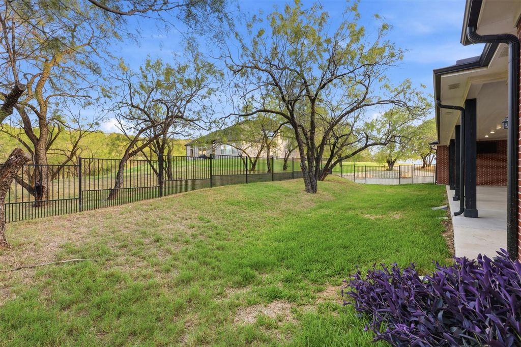2541 Town View Drive, Cedar Hill, TX 75104 — photo 2