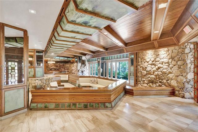 1000 Quayside Ter 1101, Miami, FL 33138