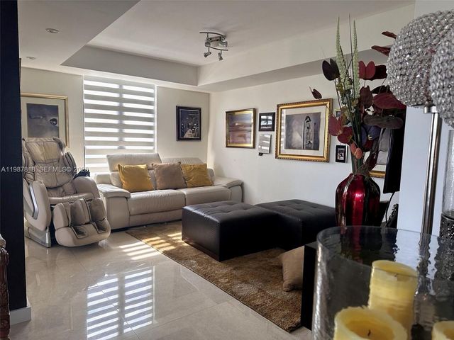 1000 Quayside Ter 1101, Miami, FL 33138