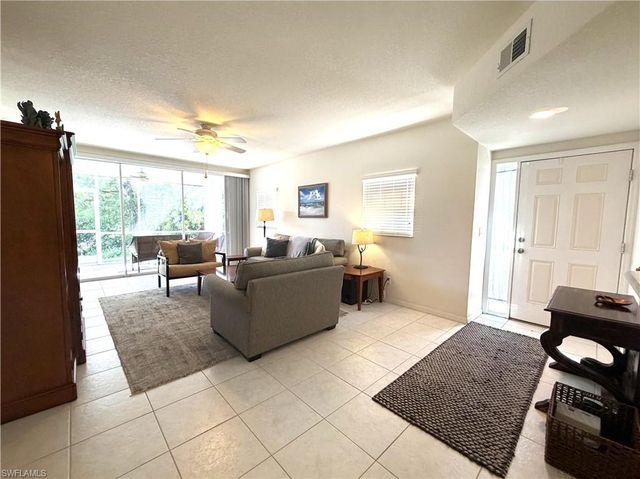 6816 Satinleaf RD S 104, Naples, FL 34109
