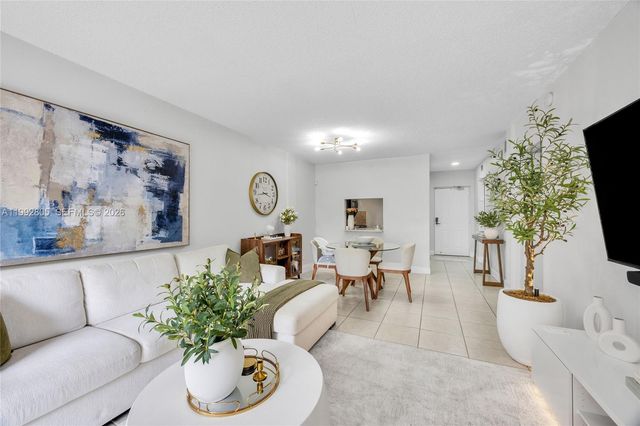 10900 SW 104th St 110, Miami, FL 33176