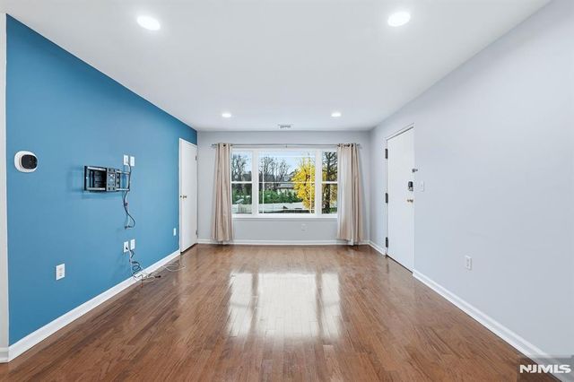 253 Park Avenue 305, Rutherford, NJ 07070