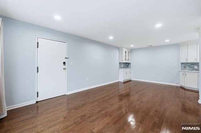 253 Park Avenue 305, Rutherford, NJ 07070