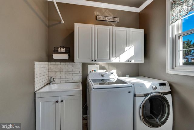 48 JESSICA CIR, Schwenksville, PA 19473