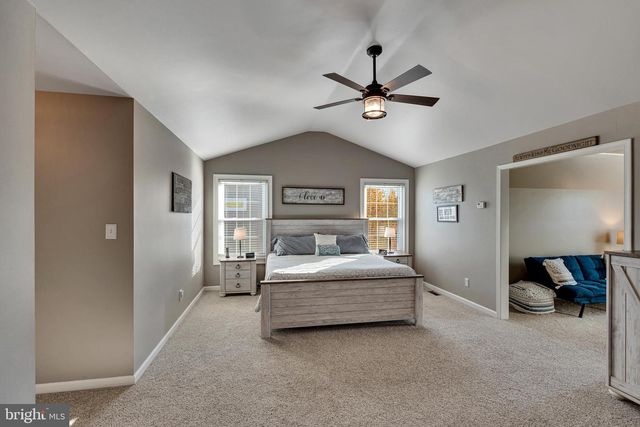 48 JESSICA CIR, Schwenksville, PA 19473