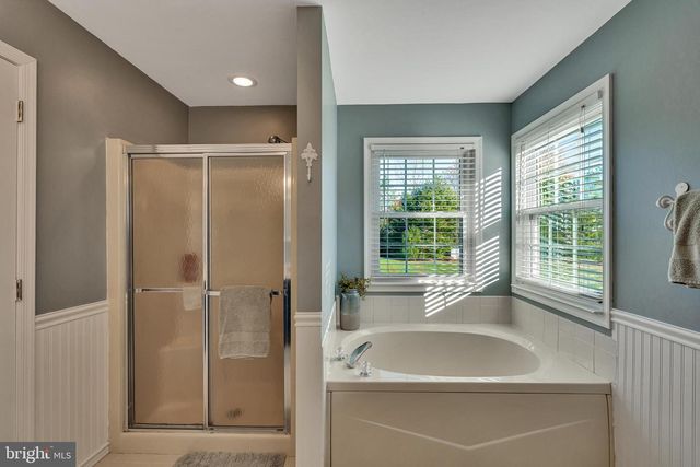 48 JESSICA CIR, Schwenksville, PA 19473