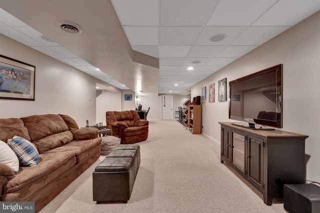 48 JESSICA CIR, Schwenksville, PA 19473