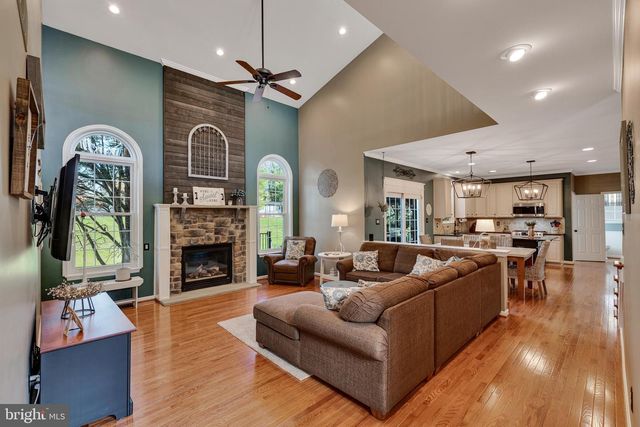 48 JESSICA CIR, Schwenksville, PA 19473