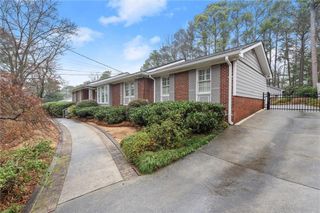 1576 Rainier Falls NE Drive, Atlanta, GA 30329