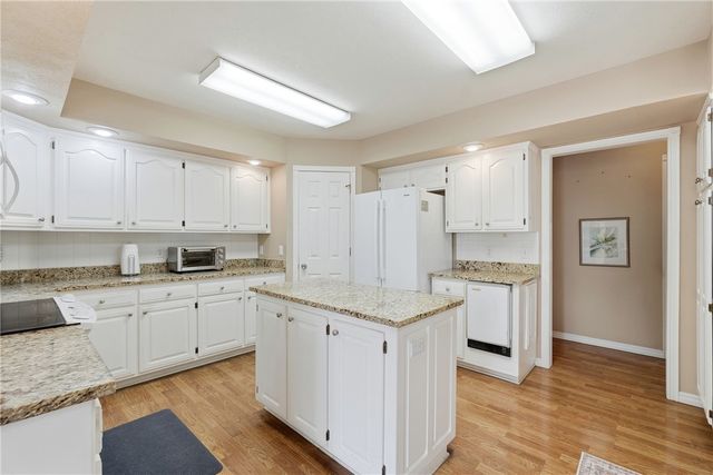 17 Saint Andrews Lane, Holiday Island, AR 72631