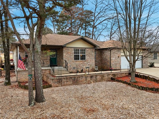17 Saint Andrews Lane, Holiday Island, AR 72631