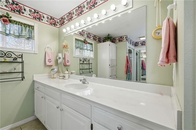 17 Saint Andrews Lane, Holiday Island, AR 72631