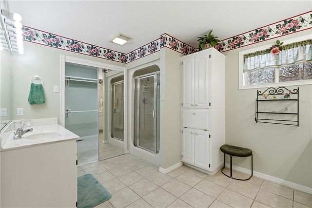 17 Saint Andrews Lane, Holiday Island, AR 72631