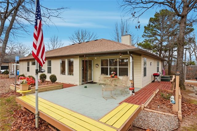 17 Saint Andrews Lane, Holiday Island, AR 72631