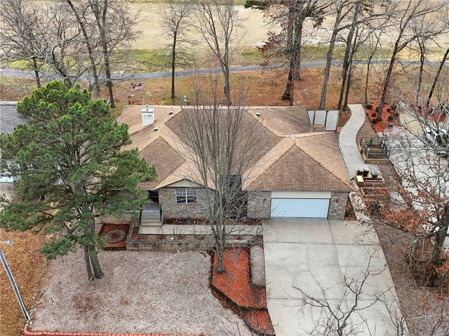 17 Saint Andrews Lane, Holiday Island, AR 72631
