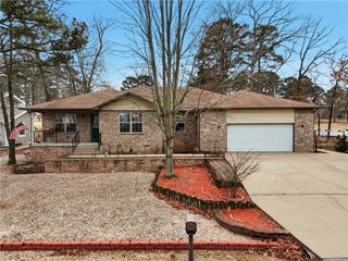 17 Saint Andrews Lane, Holiday Island, AR 72631