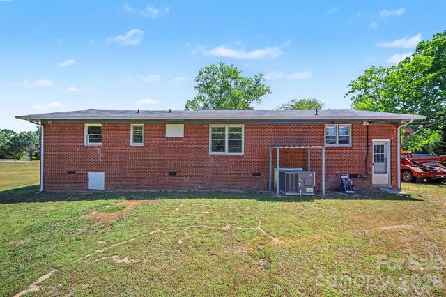 1145 Craigbrow Circle, Chester, SC 29706