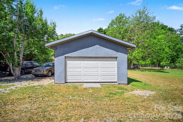 1145 Craigbrow Circle, Chester, SC 29706