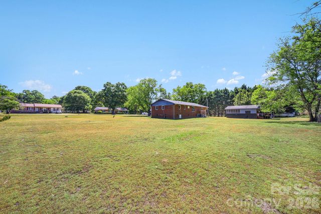 1145 Craigbrow Circle, Chester, SC 29706