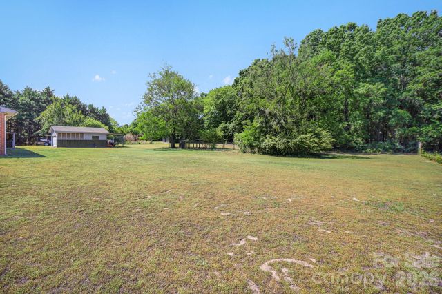 1145 Craigbrow Circle, Chester, SC 29706