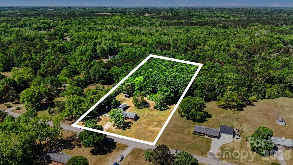 1145 Craigbrow Circle, Chester, SC 29706
