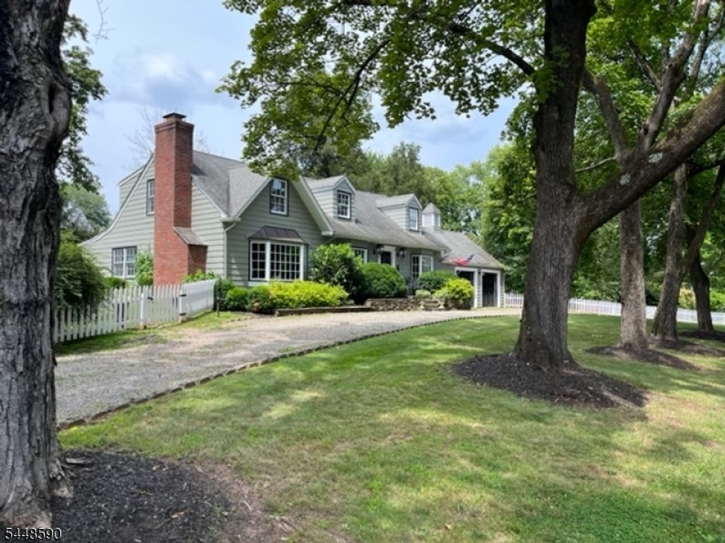 11 Miller Ave, Tewksbury Twp., NJ 08858 — exterior