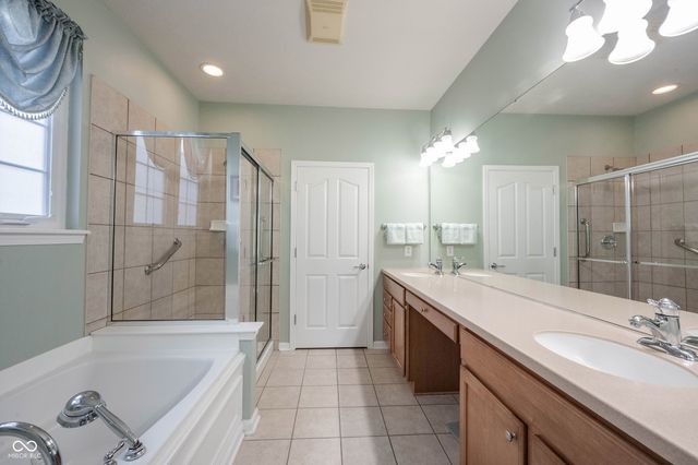 15962 Venito Trail, Fishers, IN 46037