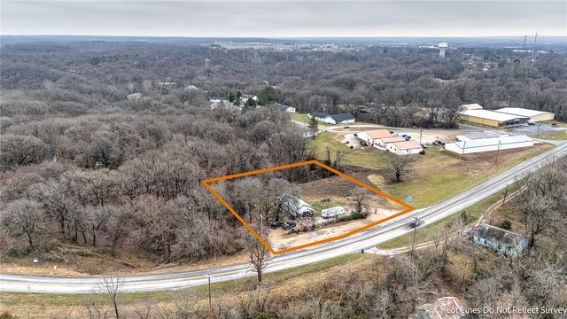 1290 1st Avenue, Gravette, AR 72736